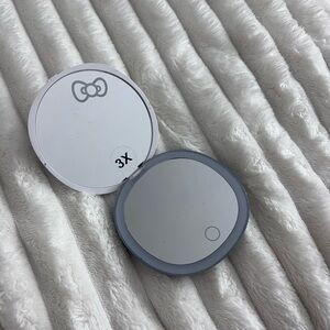 Compact Mirror with Bow Design